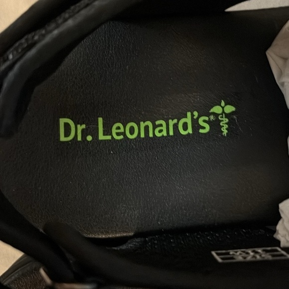 NEW- BLACK  sandals
Extra wide- adjustable
Improve circulation 
All Day Wear - Picture 6 of 7